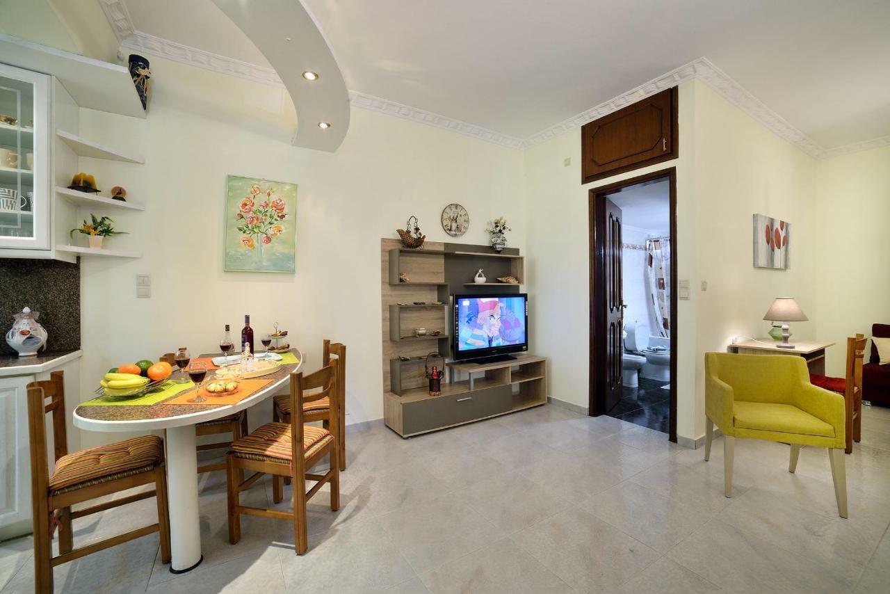 Aristea'S Apartment Chrissi Akti Chania Exterior foto